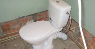 Установка приставного унитаза в юбилейном - монтаж и подключение, СантехДомЮбл от 5156 рублей